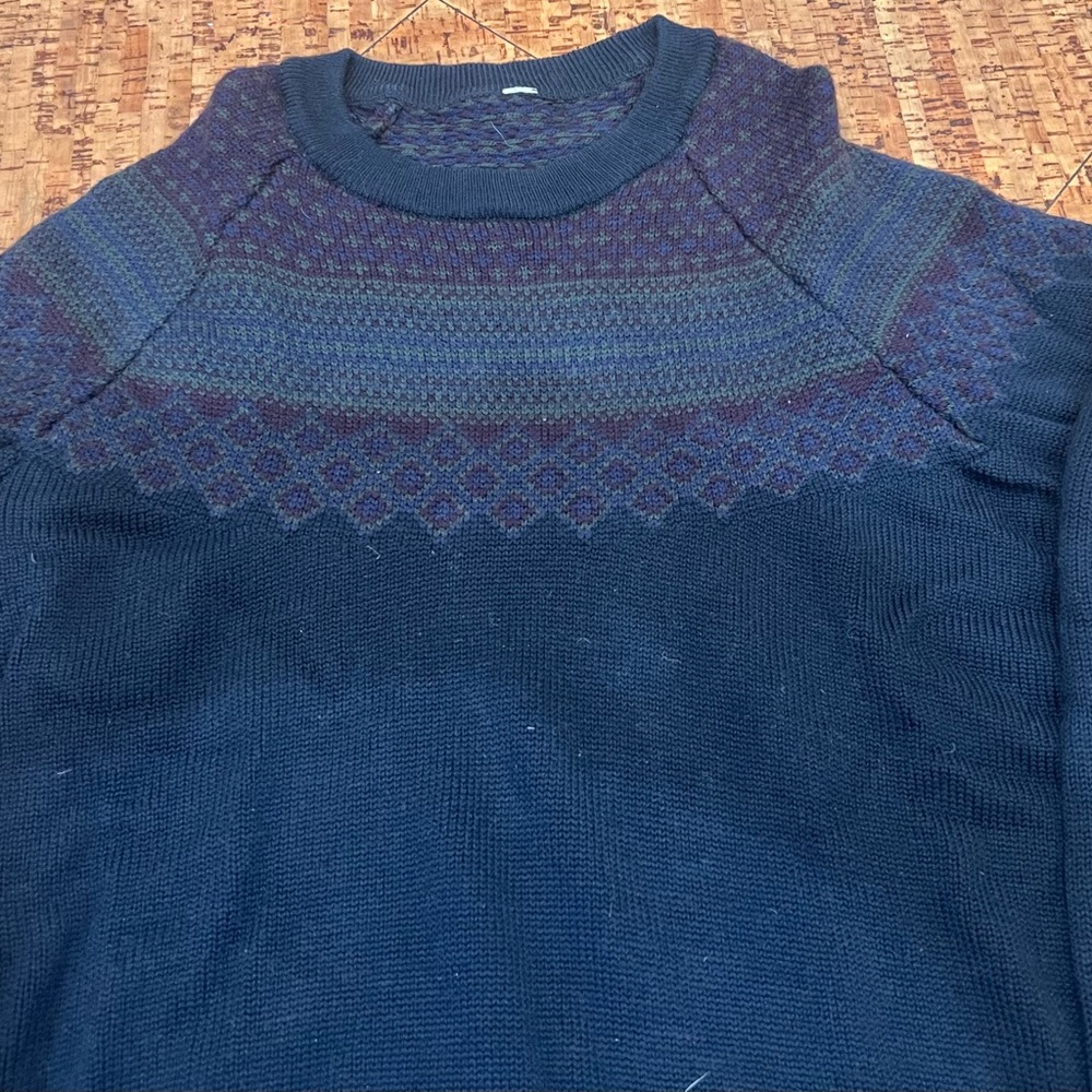 Lululemon Men’s wool sweater - medium
